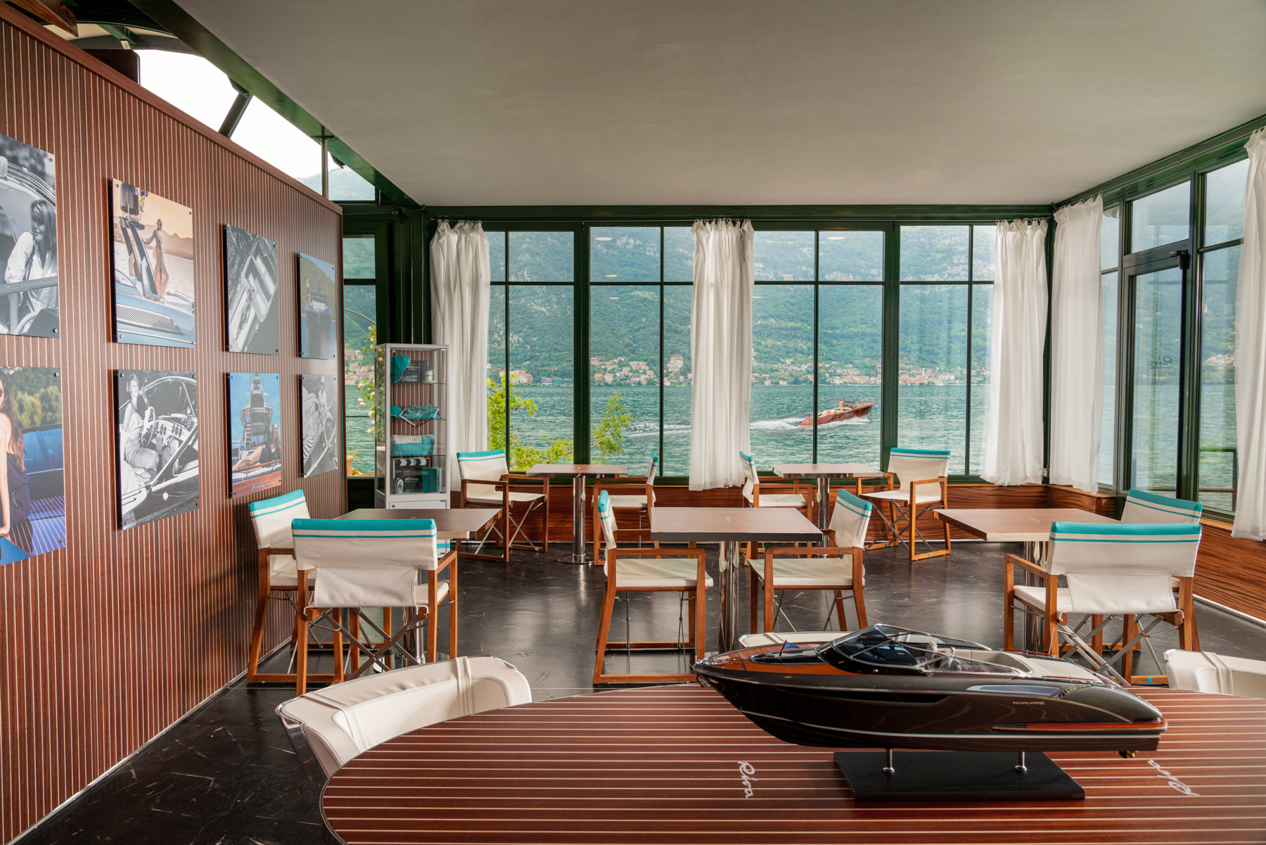 Fotografo di architettura per il Riva deck del Lago di Como