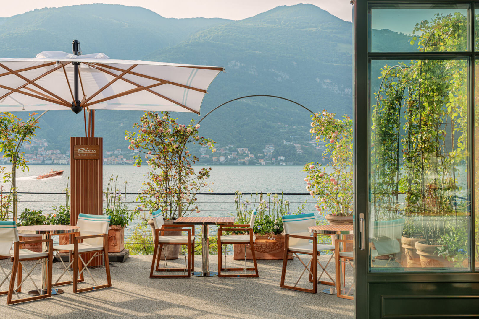 Fotografo di Architettura nel Lago di Como a Bellagio nel Riva deck di Lezzeno